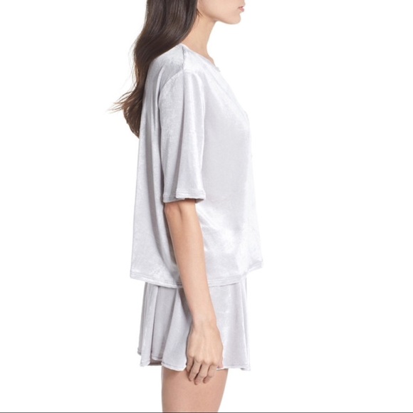 Make + Model Paris Velour Pocket Tee - Picture 4 of 6